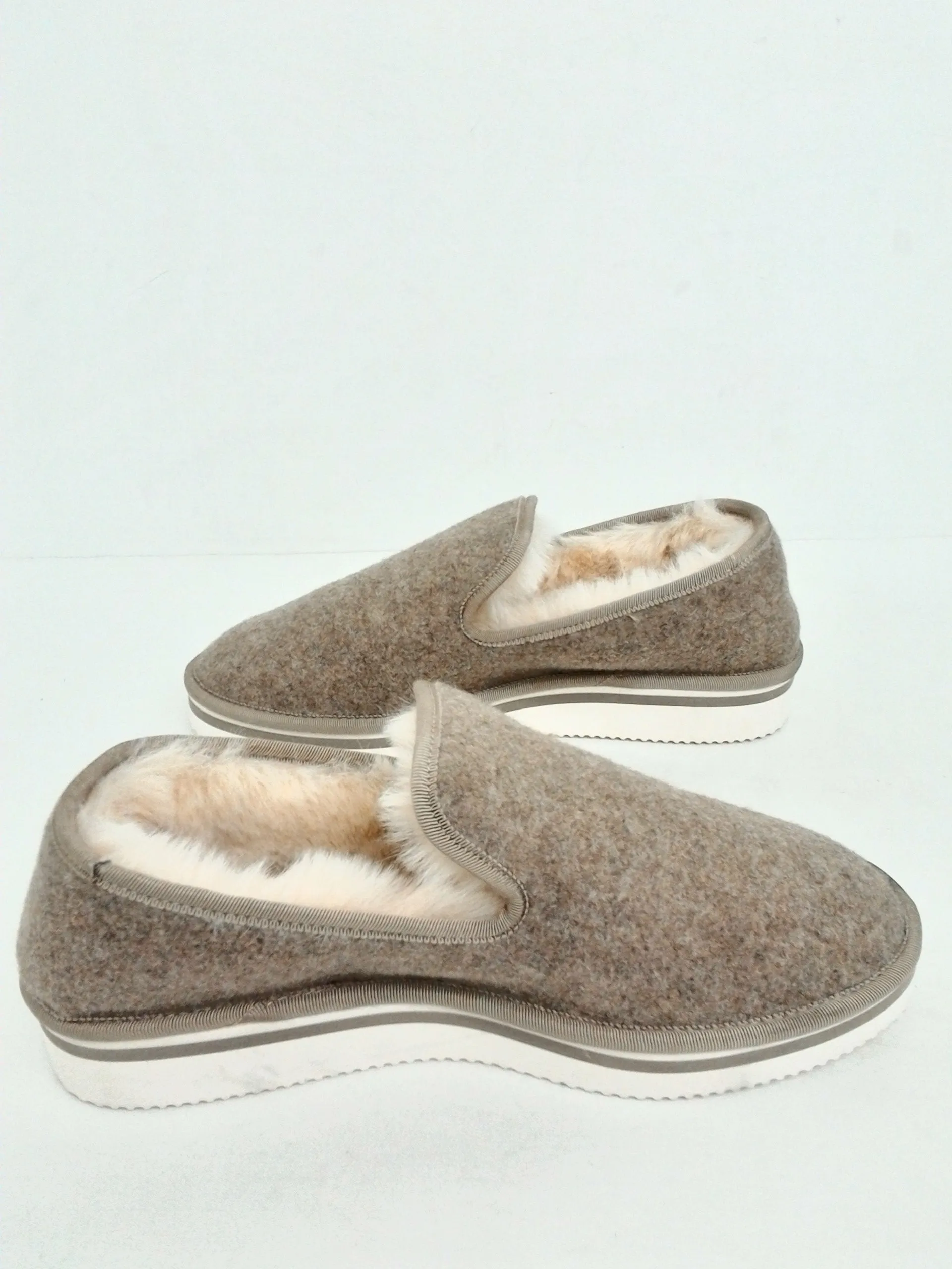 Dolce Vita Women's Slipper Size 7